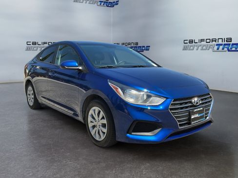 Used 2022 Hyundai Accent SE FWD image 3