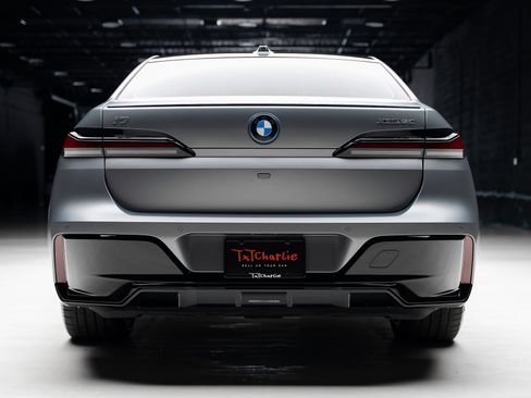 Used 2023 BMW i7 xDrive60 AWD/4WD image 27