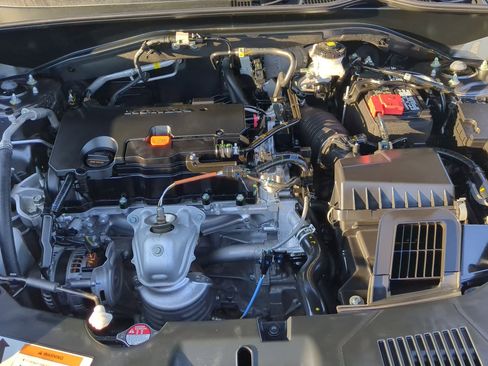 Used 2025 Honda HR-V LX image 32