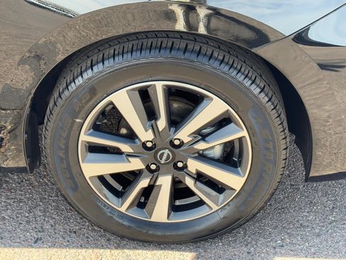 Certified 2025 Nissan Versa SV image 8