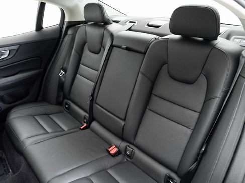 Used 2024 Volvo S60 B5 Plus image 22