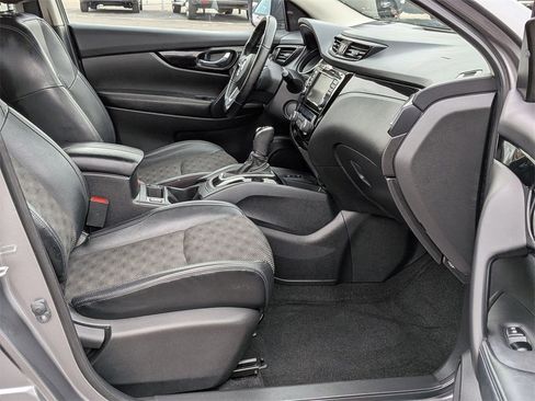 Used 2022 Nissan Rogue Sport SV w/ Technology Package image 20