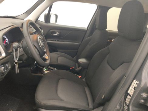 Used 2022 Jeep Renegade Sport w/ Sport Appearance Group image 17