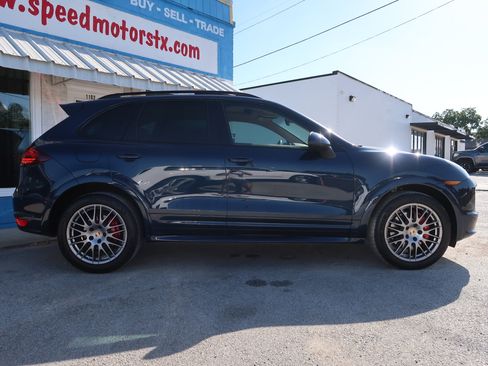 Used 2014 Porsche Cayenne GTS AWD/4WD image 4