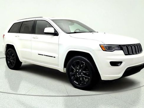 Used 2022 Jeep Grand Cherokee Laredo X AWD/4WD image 3