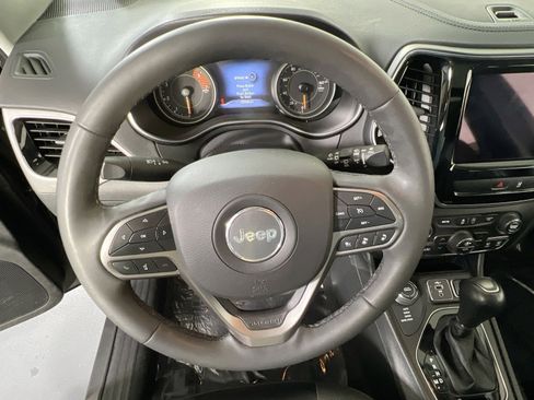 Used 2022 Jeep Cherokee Limited image 11