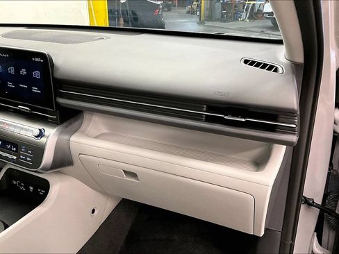 Used 2025 Hyundai Kona SEL FWD image 15
