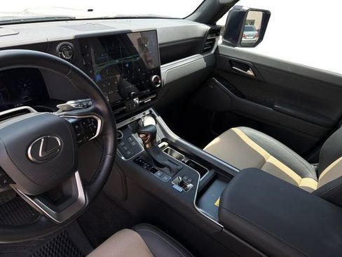 Used 2024 Lexus GX 550 AWD/4WD image 13