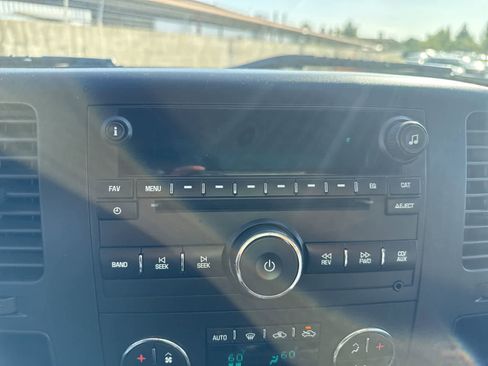 Used 2011 Chevrolet Silverado 2500 LT w/ Interior Plus Package image 25