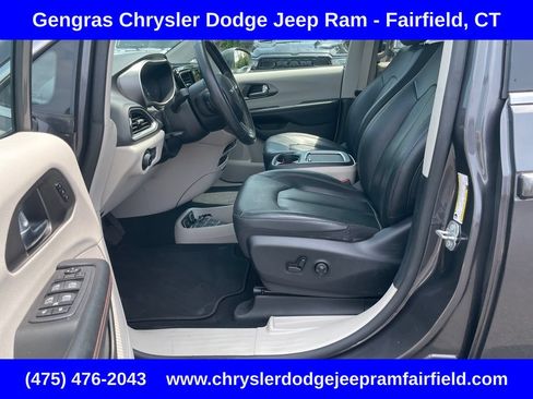 Used 2020 Chrysler Pacifica Touring-L Plus FWD image 53