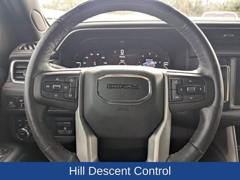 Used 2023 GMC Yukon Denali w/ Advanced Technology Package image 30