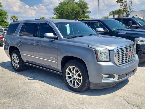 Used 2015 GMC Yukon Denali w/ Premium Package image 3