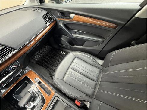 Used 2022 Audi Q5 2.0T Premium Plus w/ Premium Plus Package AWD/4WD image 12