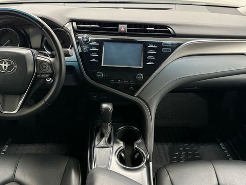 Used 2019 Toyota Camry SE image 11