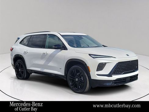 Used 2025 Buick Enclave Sport Touring w/ Power Package image 1