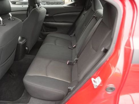 Used 2013 Dodge Avenger SE image 12