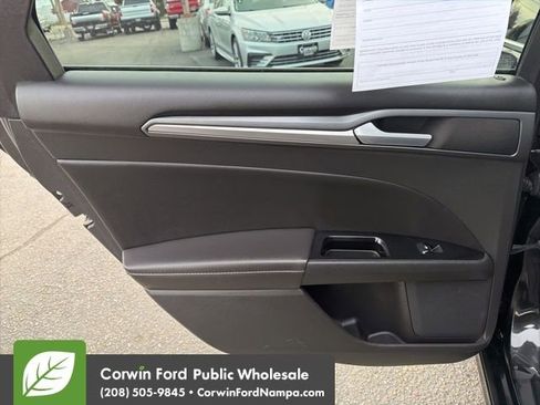 Used 2014 Ford Fusion Titanium image 29