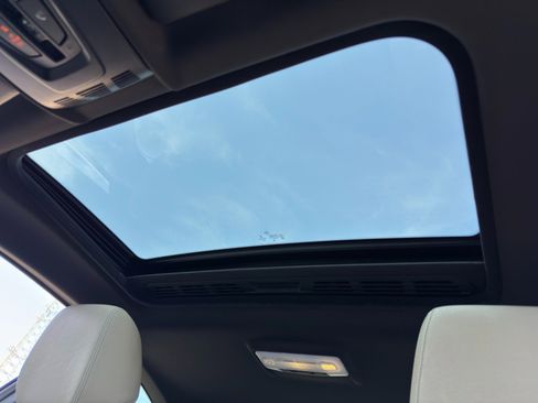 Used 2016 BMW M235i Coupe image 11