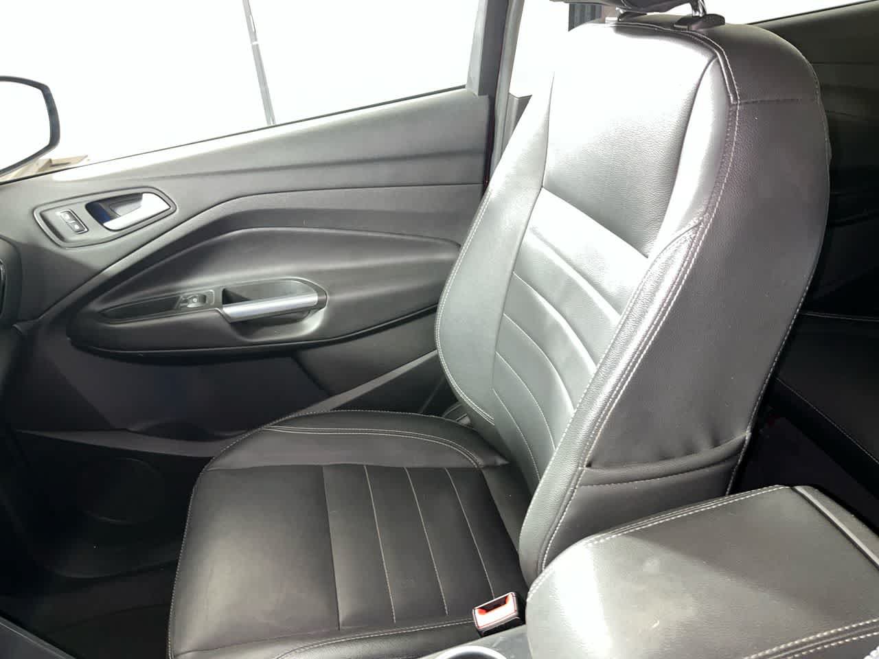 Used 2014 Ford Escape Titanium w/ Equipment Group 401A AWD/4WD image 26