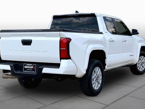 Used 2024 Toyota Tacoma SR5 RWD image 13