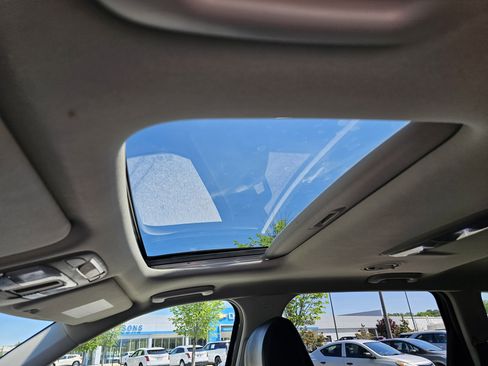 Used 2024 Kia Telluride S w/ S Sunroof Package FWD image 19