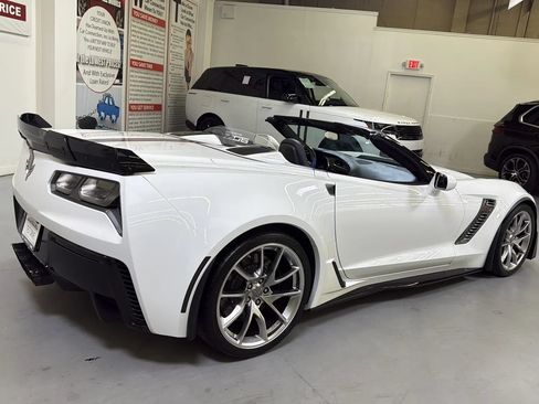 Used 2016 Chevrolet Corvette Z06 w/ 3LZ Preferred Equipment Group RWD image 6