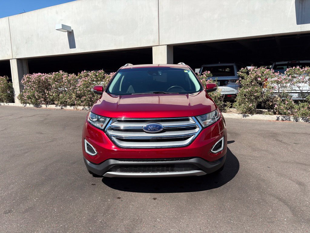 Used 2018 Ford Edge Titanium w/ Ford Safe & Smart Package FWD image 3