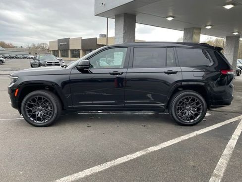 Used 2023 Jeep Grand Cherokee L Summit AWD/4WD image 40