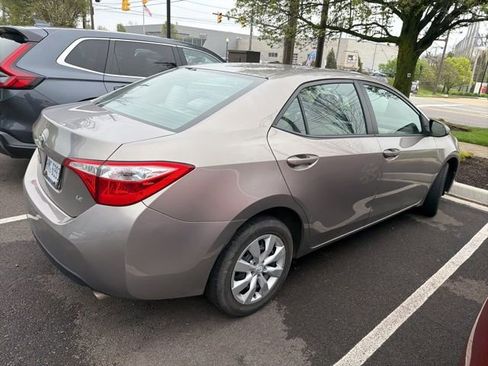 Used 2015 Toyota Corolla LE FWD image 2