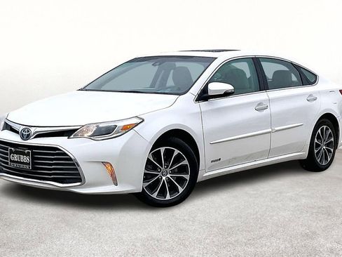Used 2018 Toyota Avalon XLE Premium image 15