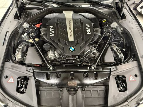 Used 2015 BMW 750Li w/ M Sport Edition RWD image 39