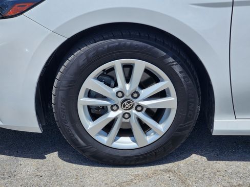 Used 2025 Toyota Camry LE FWD image 10