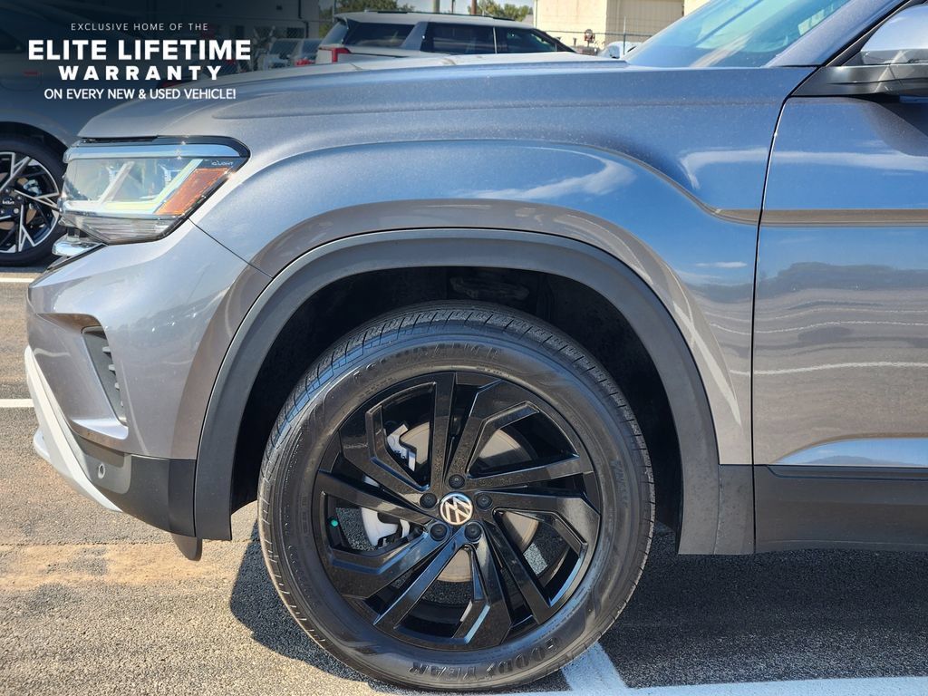 Used 2023 Volkswagen Atlas SE w/ Panoramic Sunroof Package FWD image 9