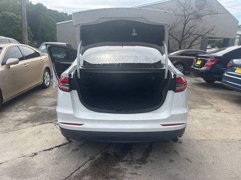 Used 2020 Ford Fusion SE FWD image 14