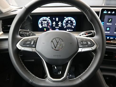 New 2026 Volkswagen Tiguan SE image 25