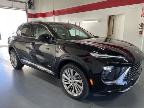 New 2026 Buick Envision Avenir image 3