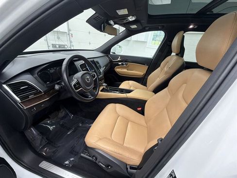 Used 2017 Volvo XC90 T6 Momentum w/ Vision Package AWD/4WD image 10