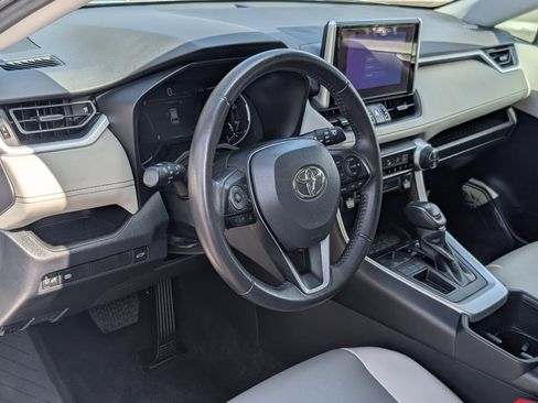 Used 2023 Toyota RAV4 XLE Premium FWD image 14
