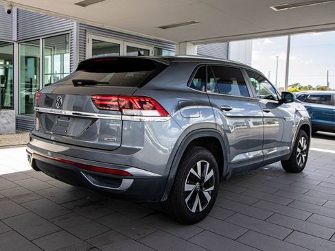 Used 2020 Volkswagen Atlas Cross Sport SE image 2