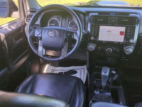 Used 2022 Toyota 4Runner TRD Off-Road AWD/4WD image 30