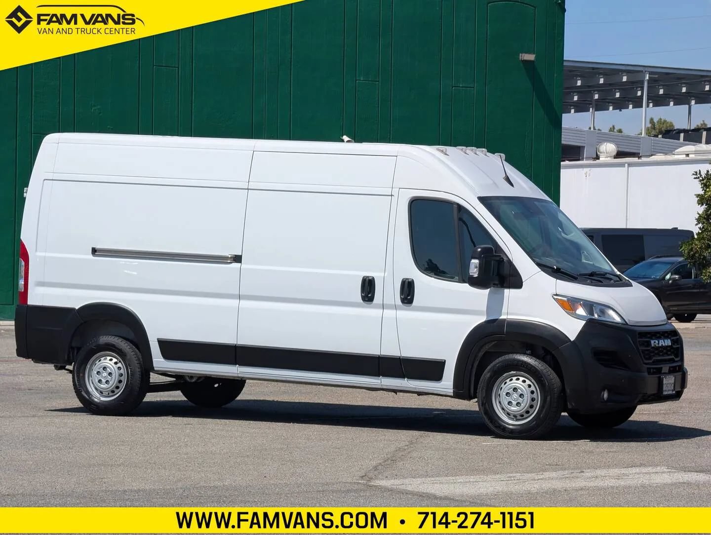 Used 2024 RAM ProMaster 2500 w/ Safety Group FWD image 1