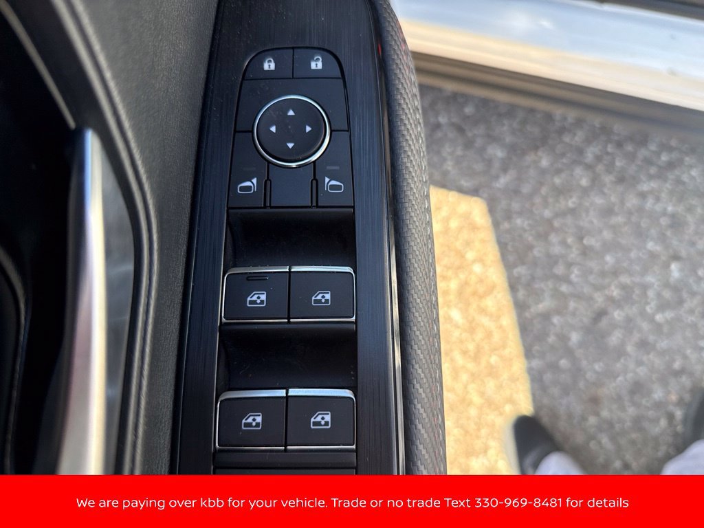 Certified 2025 Nissan Kicks SR AWD/4WD image 11