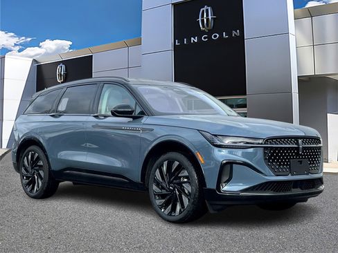 New 2026 Lincoln Nautilus Reserve w/ Jet Appearance Package image 1