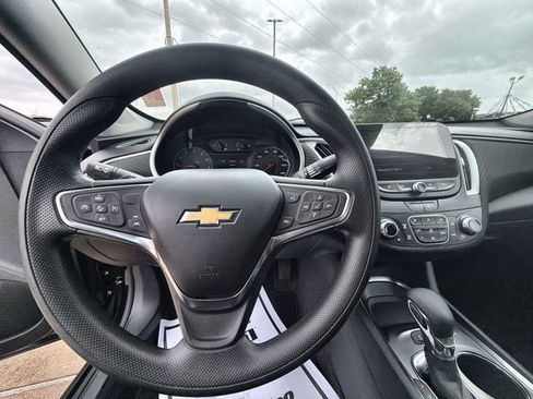 Used 2025 Chevrolet Malibu LT image 11