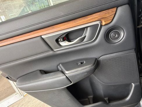 Used 2017 Honda CR-V Touring image 17