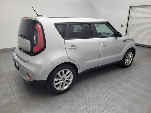 Used 2018 Kia Soul + FWD image 10