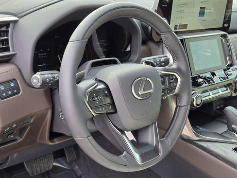 New 2026 Lexus LX 700h Luxury image 11