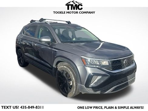 Used 2022 Volkswagen Taos SE w/ Panoramic Sunroof Package image 1