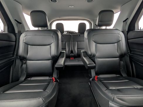 Used 2023 Ford Explorer XLT w/ Equipment Group 202A image 26