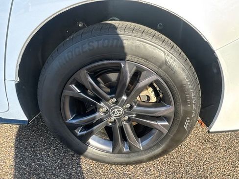 Certified 2025 Toyota Sienna XSE image 21